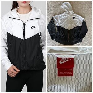 Nike Women’s Sportswear Windrunner Hoodie Jacket Black White size Large
